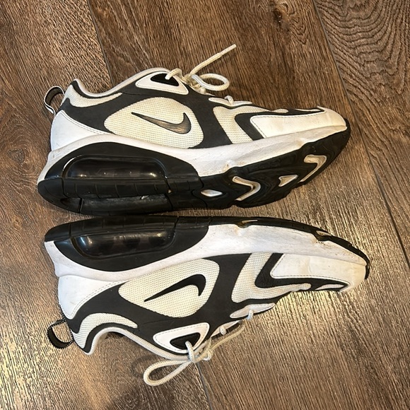 Women’s Nike running shoe - Picture 6 of 6